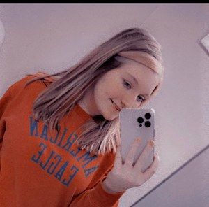 Meet your Posher, Alyssa